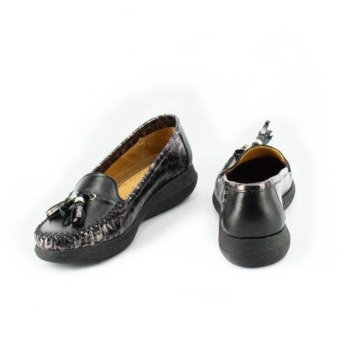Mocasin Pompon de Cuero