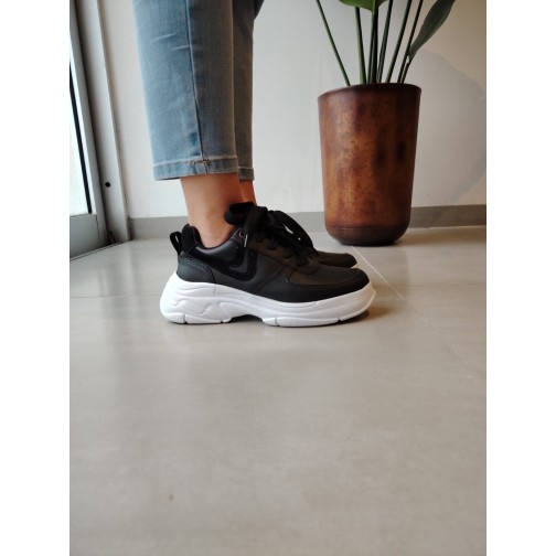 Zapatilla de Cuero Luci