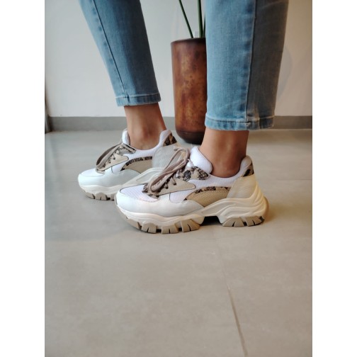 Zapatilla de Cuero Troya