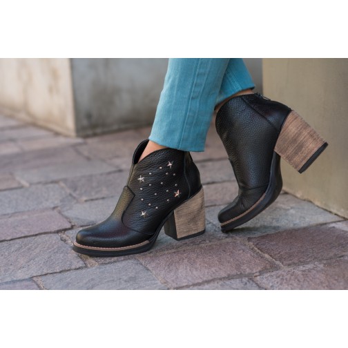 Botineta Melbourne de Cuero Apliques Estrella
