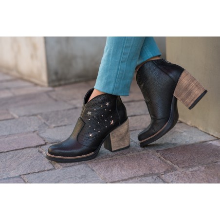Botineta Melbourne de Cuero Apliques Estrella