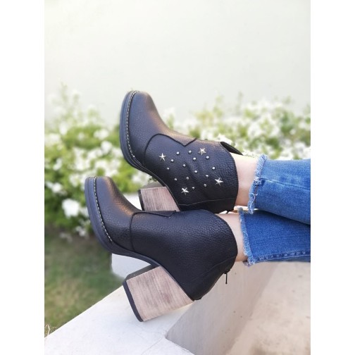 Botineta Melbourne de Cuero Apliques Estrella