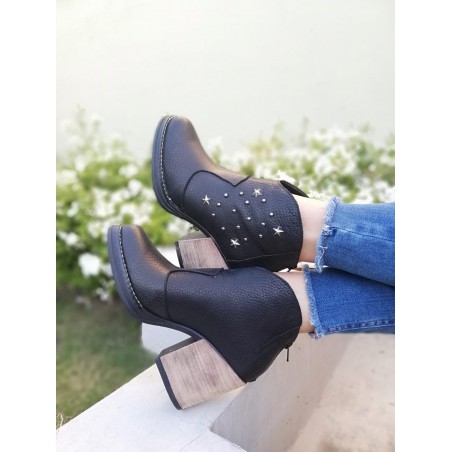 Botineta Melbourne de Cuero Apliques Estrella