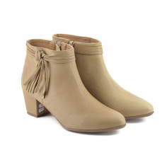 Botineta De Cuero Tacon 2