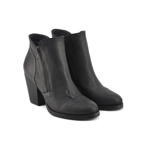Bota Corta de Cuero Tacón