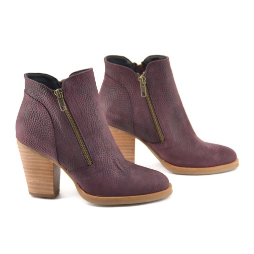 Bota Corta de Cuero Tacón