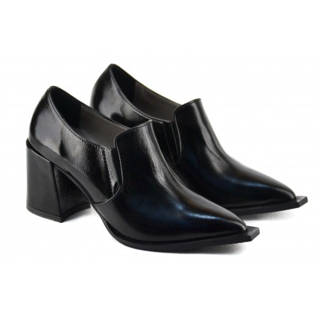Zapato Charolado Tacon