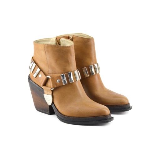 Botienta De Cuero Tacon