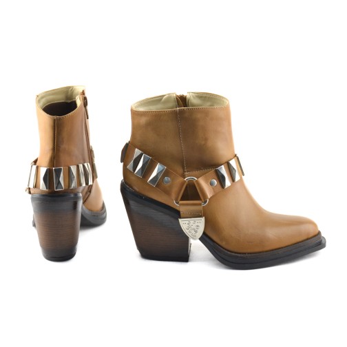 Botienta De Cuero Tacon