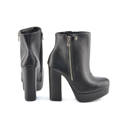 Botineta Tacon Tachas