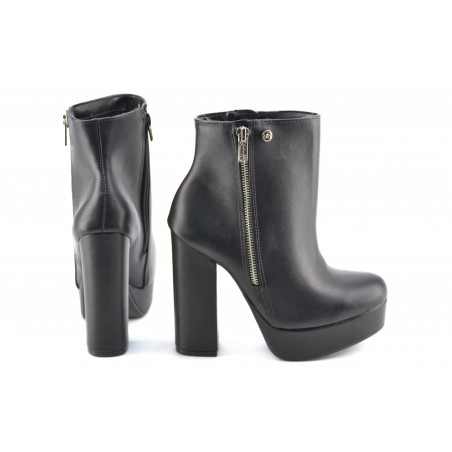 Botineta Tacon Tachas