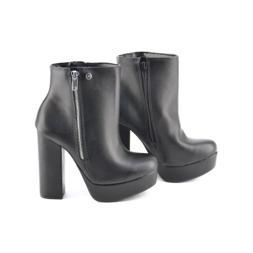 Botineta Tacon Tachas