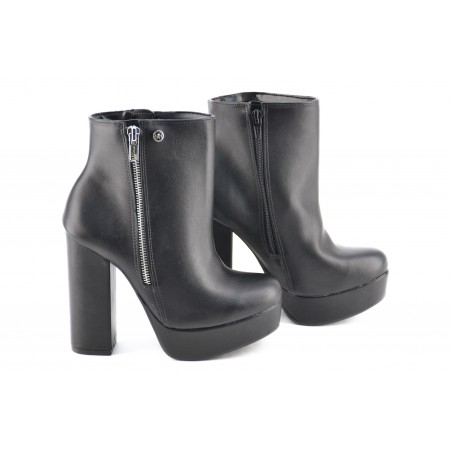 Botineta Tacon Tachas