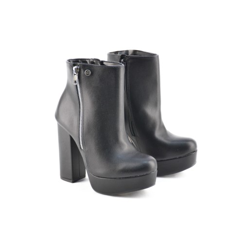 Botineta Tacon Tachas