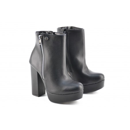 Botineta Tacon Tachas