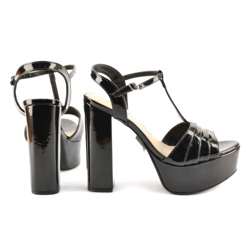 Sandalia Tiras Charol