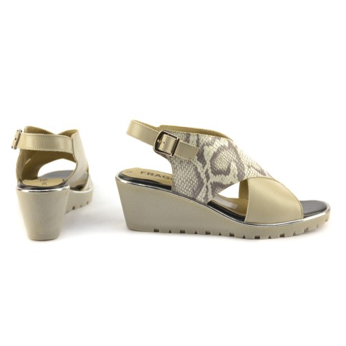 Sandalia Cruzada De Cuero